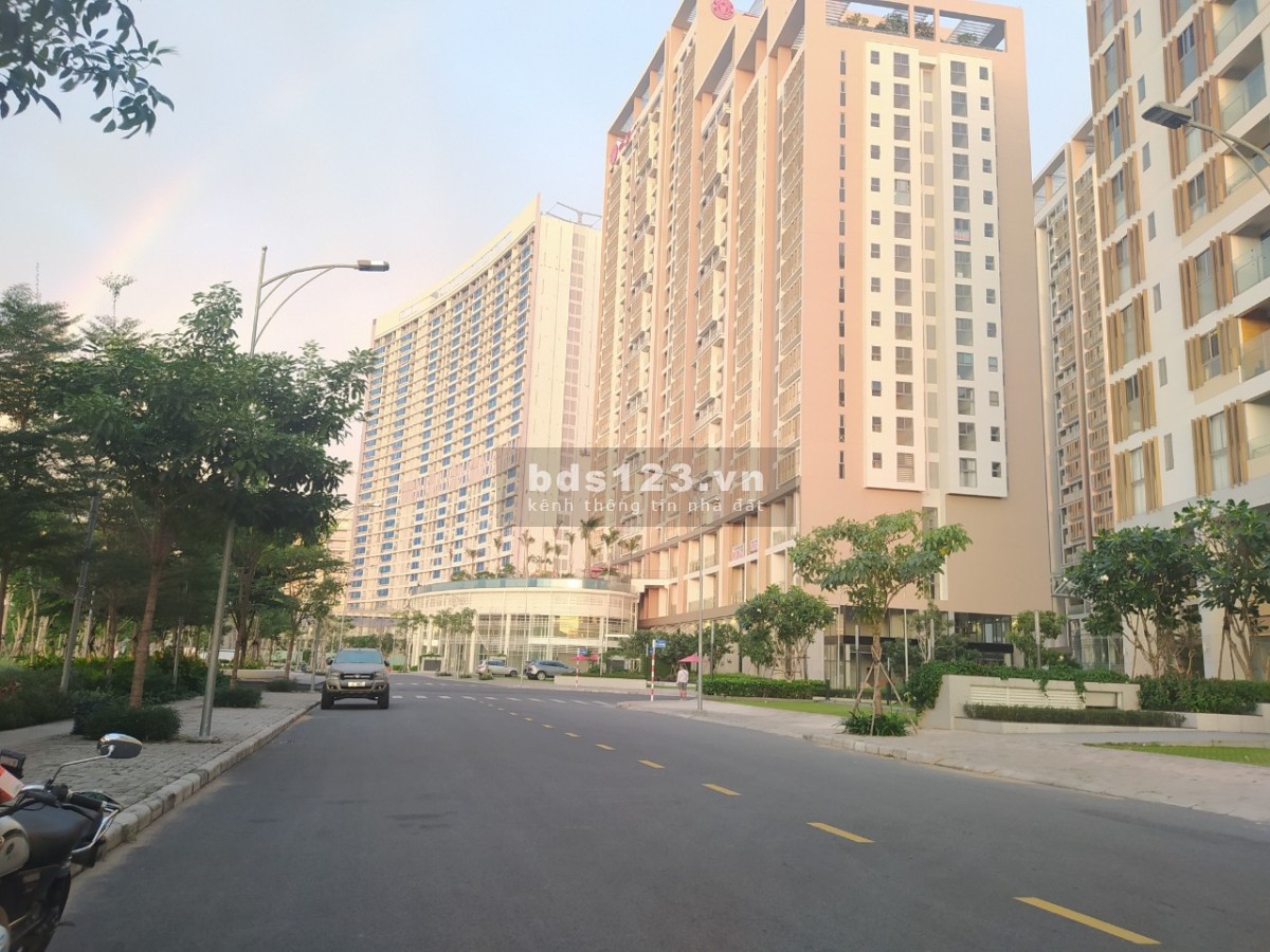 Bán căn hộ Midtown 3 PN, 130m2, view sông, full nội thất, giá bằng căn ko nội thất