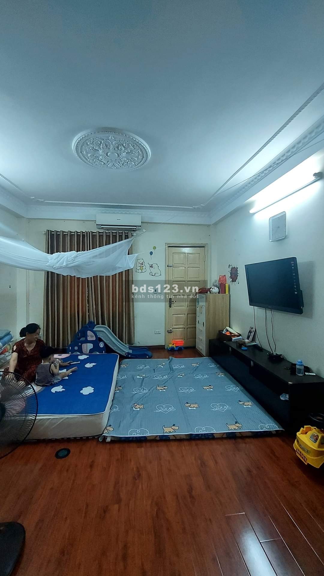 Bán nhà Đội Cấn, Ba Đình, dt 59m2 giá 7 tỷ 5 - bãi ô tô 50m liên hệ 0862081282