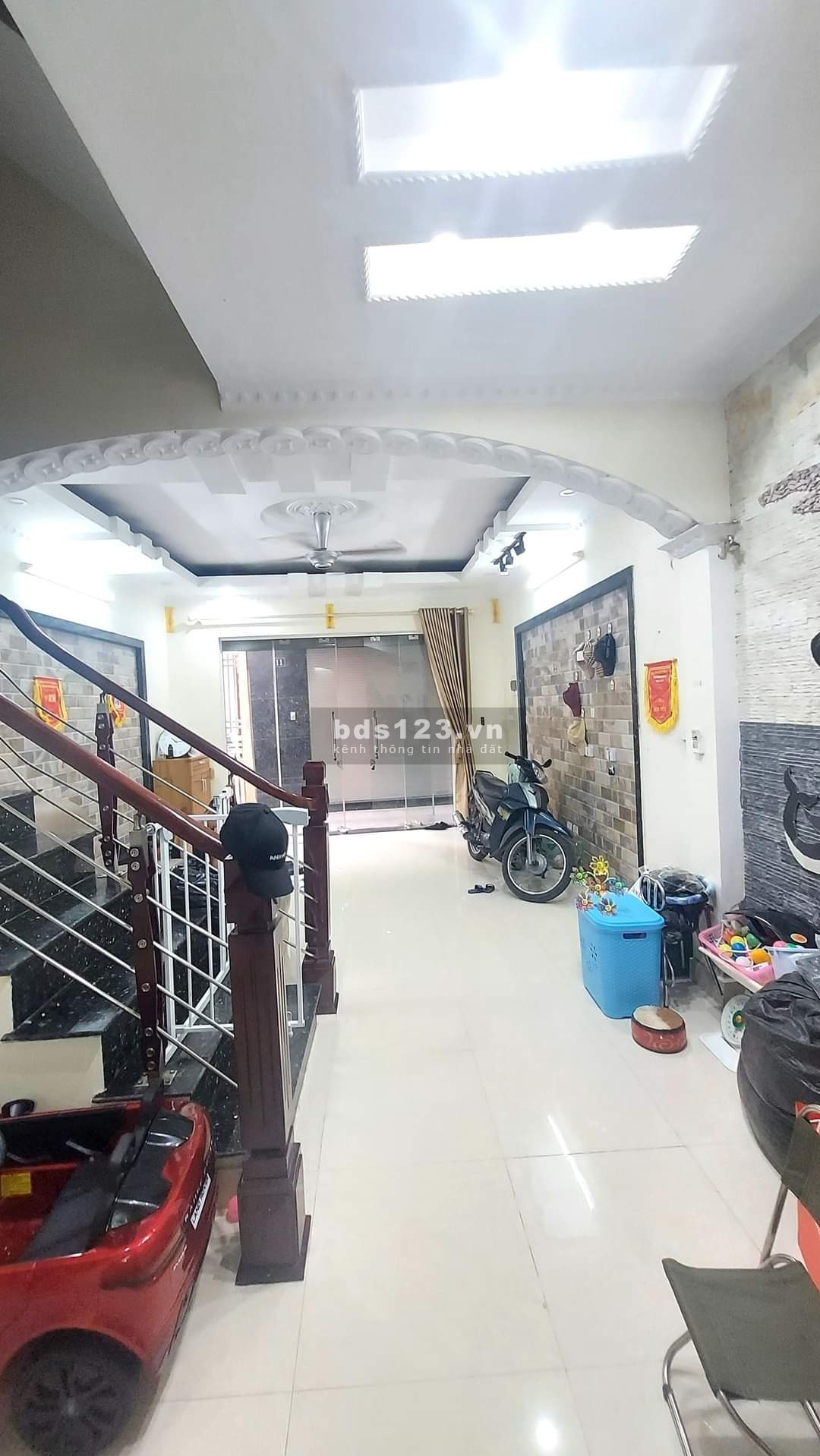 Bán nhà Đội Cấn, Ba Đình, dt 59m2 giá 7 tỷ 5 - bãi ô tô 50m liên hệ 0862081282