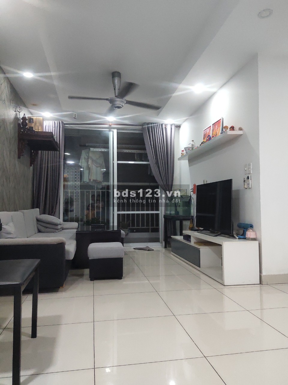 Cần bán CHCC Melody Residences, Âu Cơ, DT: 70m2, 2PN, giá 2.5 tỷ, LH: 0904950027 Quang
