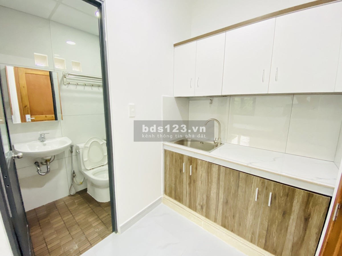 Căn Hộ Mới Xây, sẵn nội thất, siêu thoáng ngay Lạc Long Quân Quận 11