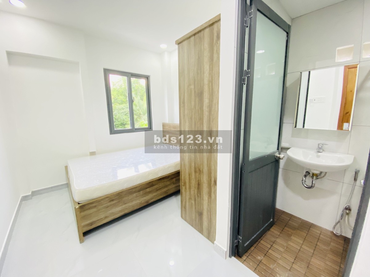 Căn Hộ Mới Xây, sẵn nội thất, siêu thoáng ngay Lạc Long Quân Quận 11