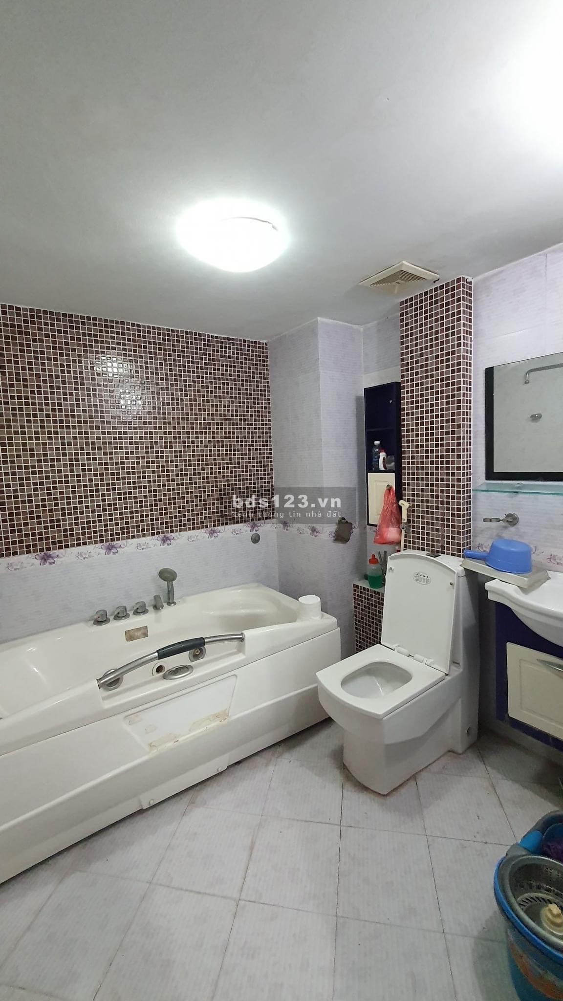 Mặt phố Trịnh Công Sơn, phố đi bộ, View Hồ Tây, 84m x 5 tầng, MT 7m, giá 41 tỷ