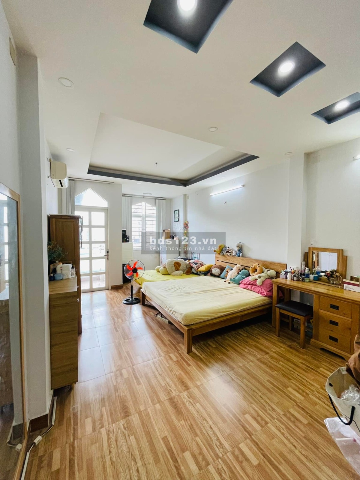 Tương lai mặt tiền 70m hẻm ô tô tránh nhà đẹp chủ gấp bán, sổ hồng riêng vuông đét