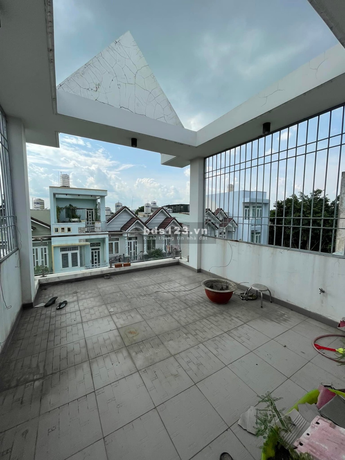 Tương lai mặt tiền 70m hẻm ô tô tránh nhà đẹp chủ gấp bán, sổ hồng riêng vuông đét