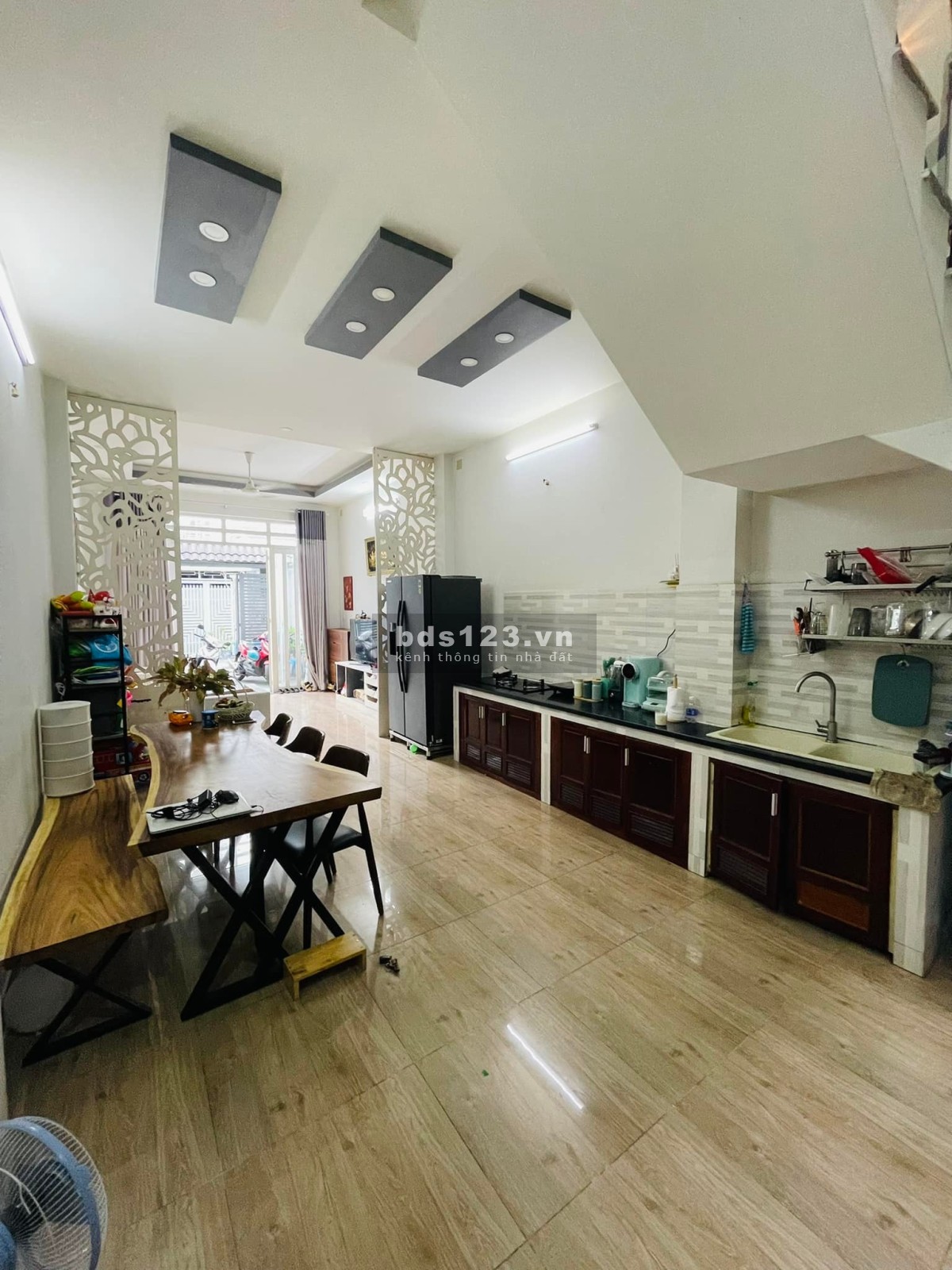 Tương lai mặt tiền 70m hẻm ô tô tránh nhà đẹp chủ gấp bán, sổ hồng riêng vuông đét