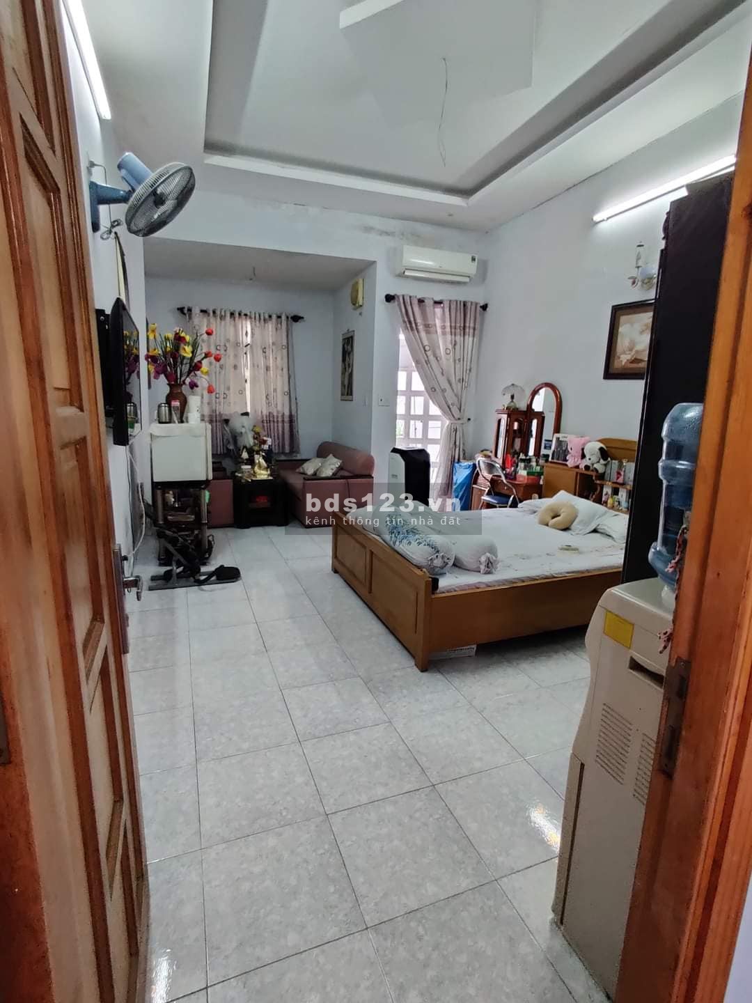 Rất gấp bán Nhà Nguyễn Biểu, Phường 1, Quận 5 liên hệ xem nhà 0901691615