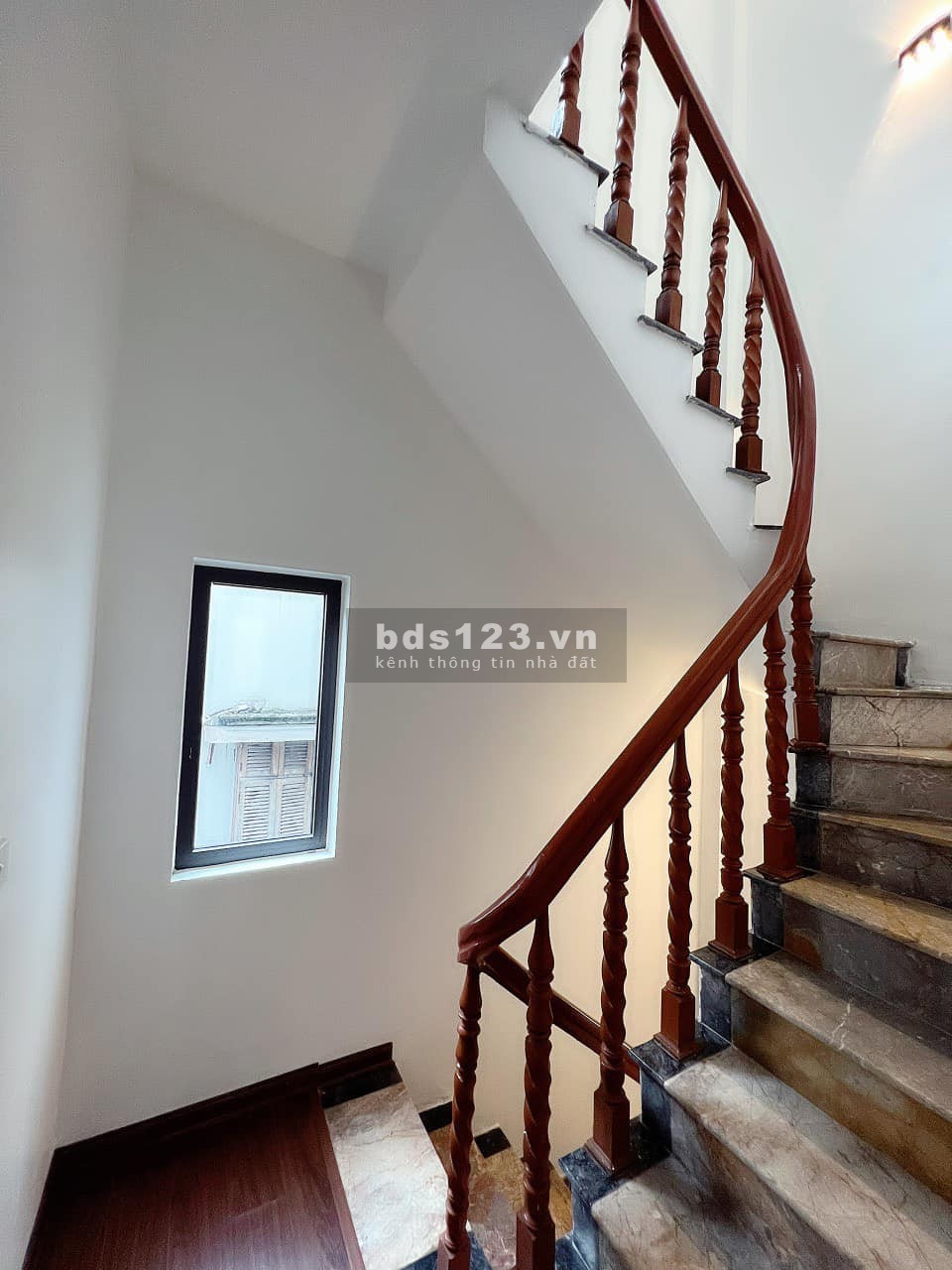 Bán nhà siêu phẩm Hoàng Mai ô tô đỗ cổng dtsd 27m2, 5 tầng đúc giá chỉ 2.83 tỷ