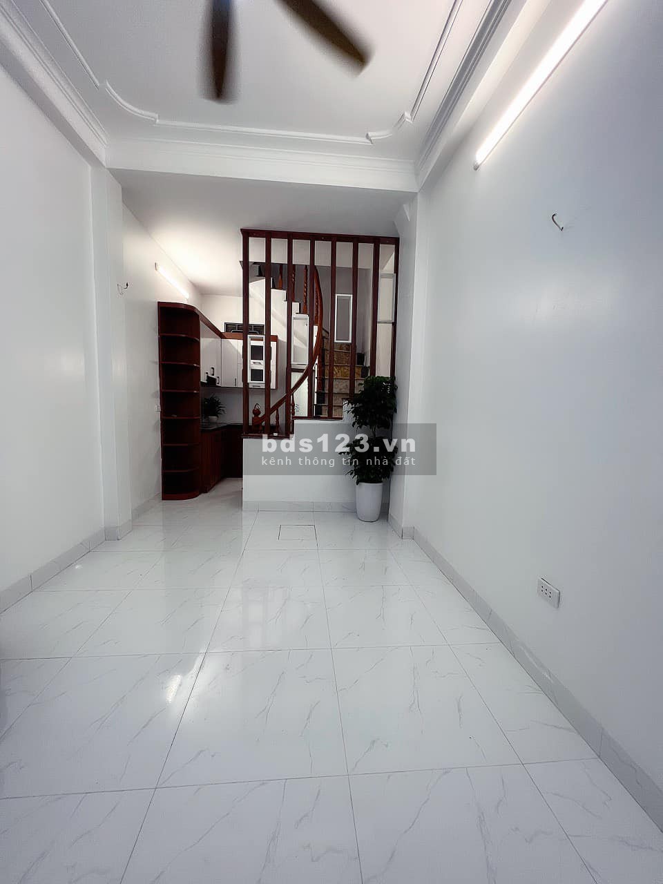 Bán nhà siêu phẩm Hoàng Mai ô tô đỗ cổng dtsd 27m2, 5 tầng đúc giá chỉ 2.83 tỷ
