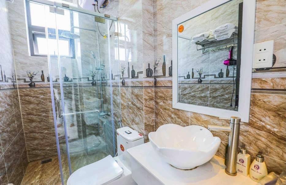 Chủ bán gấp nhà Thái Hà ô tô đỗ cửa ngõ rộng, vài bước ra phố sổ chính chủ