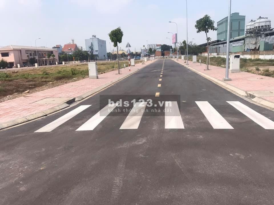 Đất ở thị trấn mặt tiền, thổ cư sổ hồng riêng, giá tốt đầu tư sinh lời lh 0773161606
