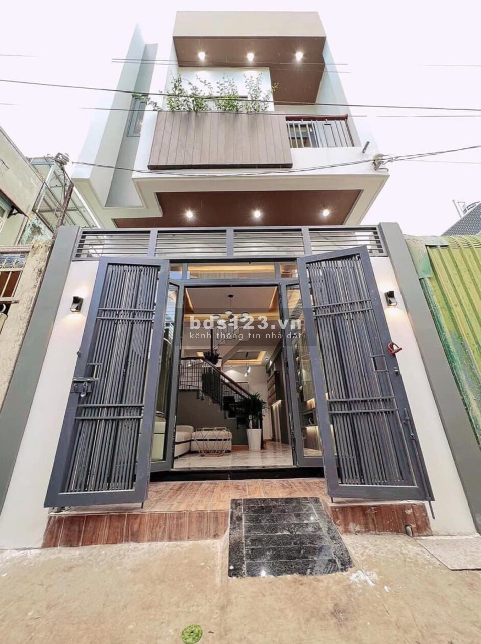 Nhà cần bán gấp do gia chủ nợ nần liên hệ 0901405134, đã có giấy tờ