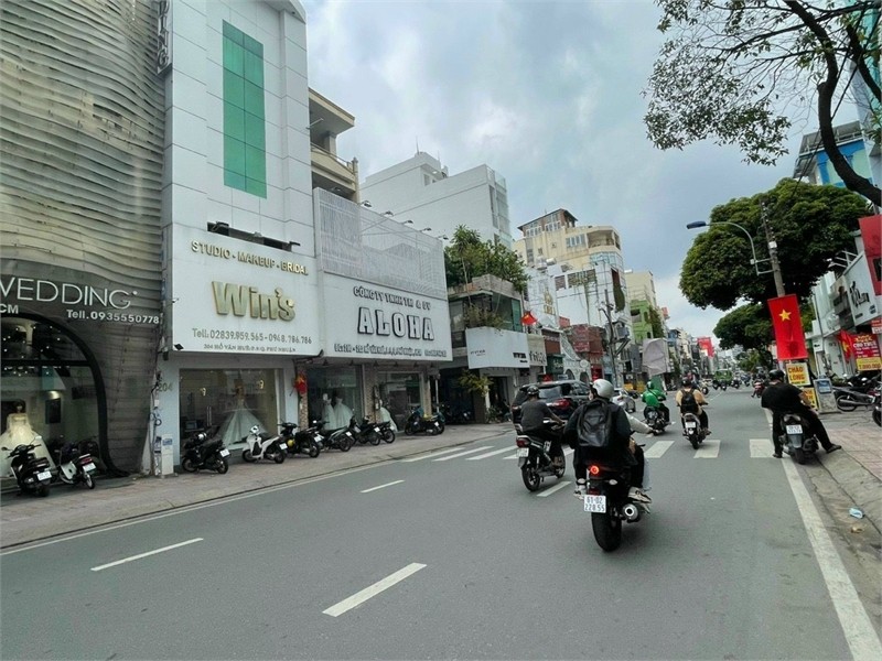Bán Nhà 2MT Bùi Đình Túy 11x20m Nhà 3 Lầu, Sân Thượng Giá 36 Tỷ