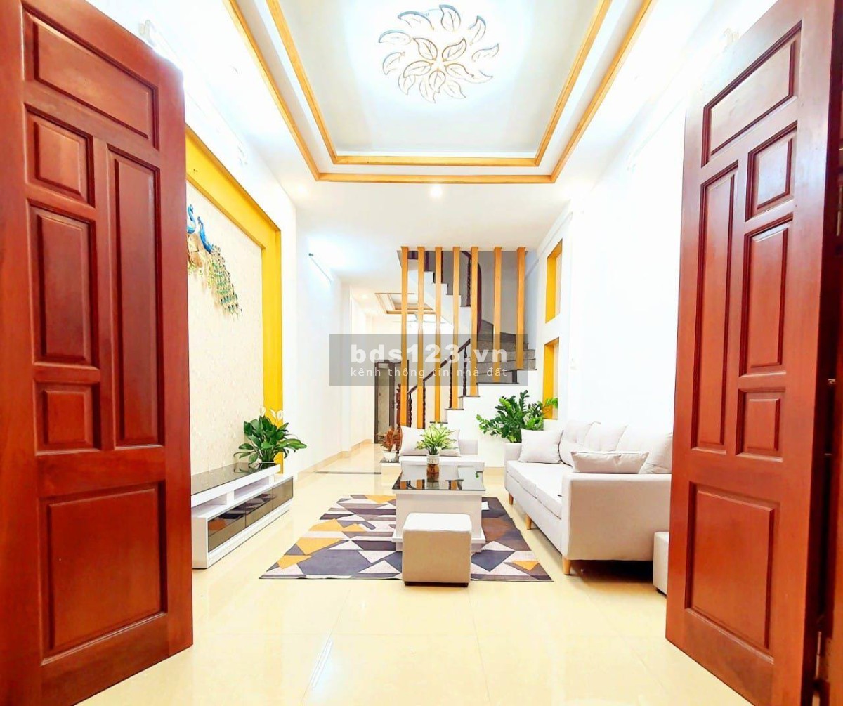 Bán nhà Hoàng Mai 38m2 5 tầng, MT 3.8m, chỉ 4.35 tỷ Hoàng Mai. Alo em Lan 24/24h 0975258510