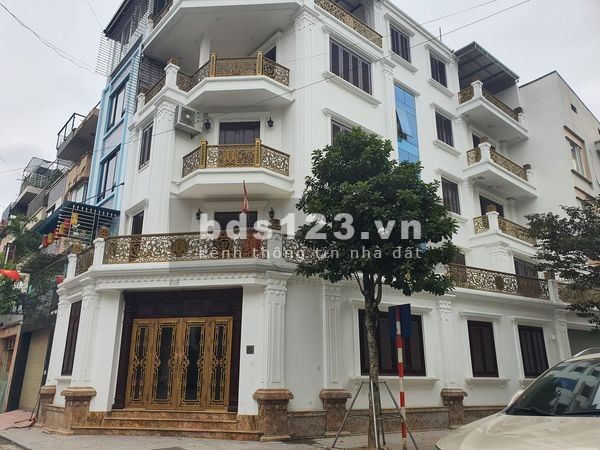 Cần bán biệt thự Ngoại Giao Đoàn diện tích sử dụng 240m2 mặt tiền 12m