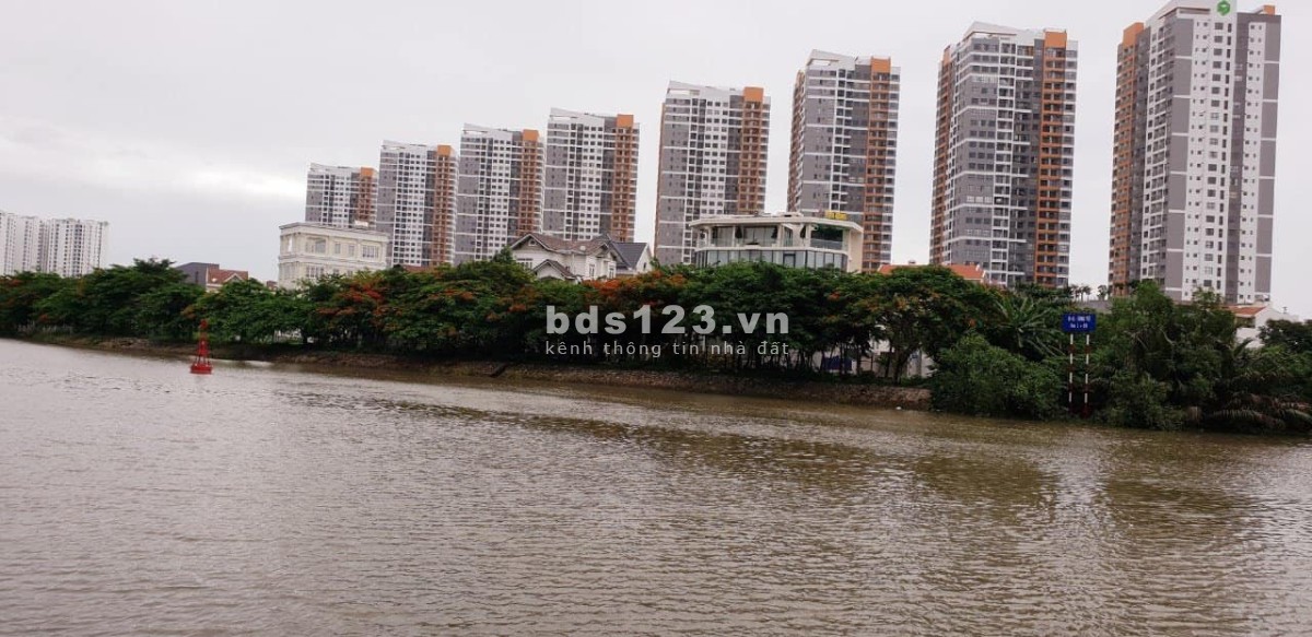 Tin thật 100% bán căn hộ 3PN - 96m2 view đẹp, tầng trung giá 5.5 tỷ bao thuế phí, lh 0903681920