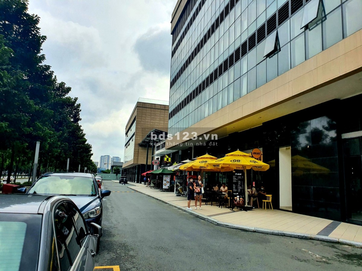 Tin thật 100% bán căn hộ 3PN - 96m2 view đẹp, tầng trung giá 5.5 tỷ bao thuế phí, lh 0903681920