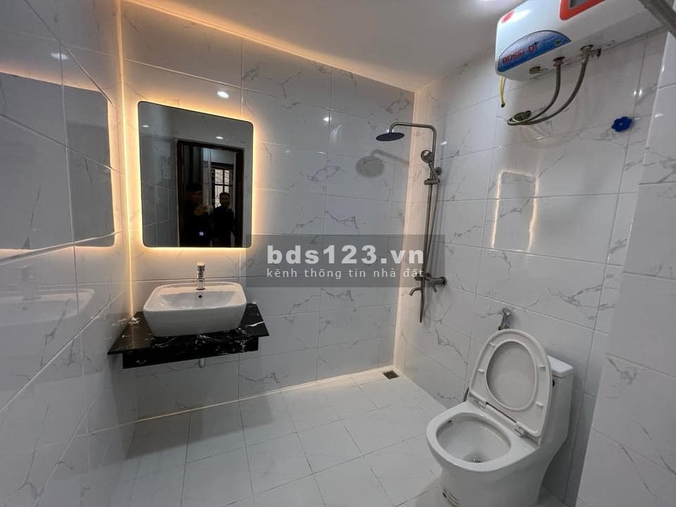 Bán nhà gấp phố Trịnh Đình Cửu, KĐT Định Công, DTSD 36m² x 4 tầng, giá bán 4,5 tỷ đồng
