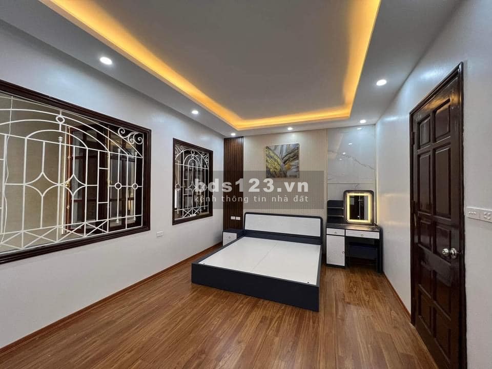 Bán nhà gấp phố Trịnh Đình Cửu, KĐT Định Công, DTSD 36m² x 4 tầng, giá bán 4,5 tỷ đồng