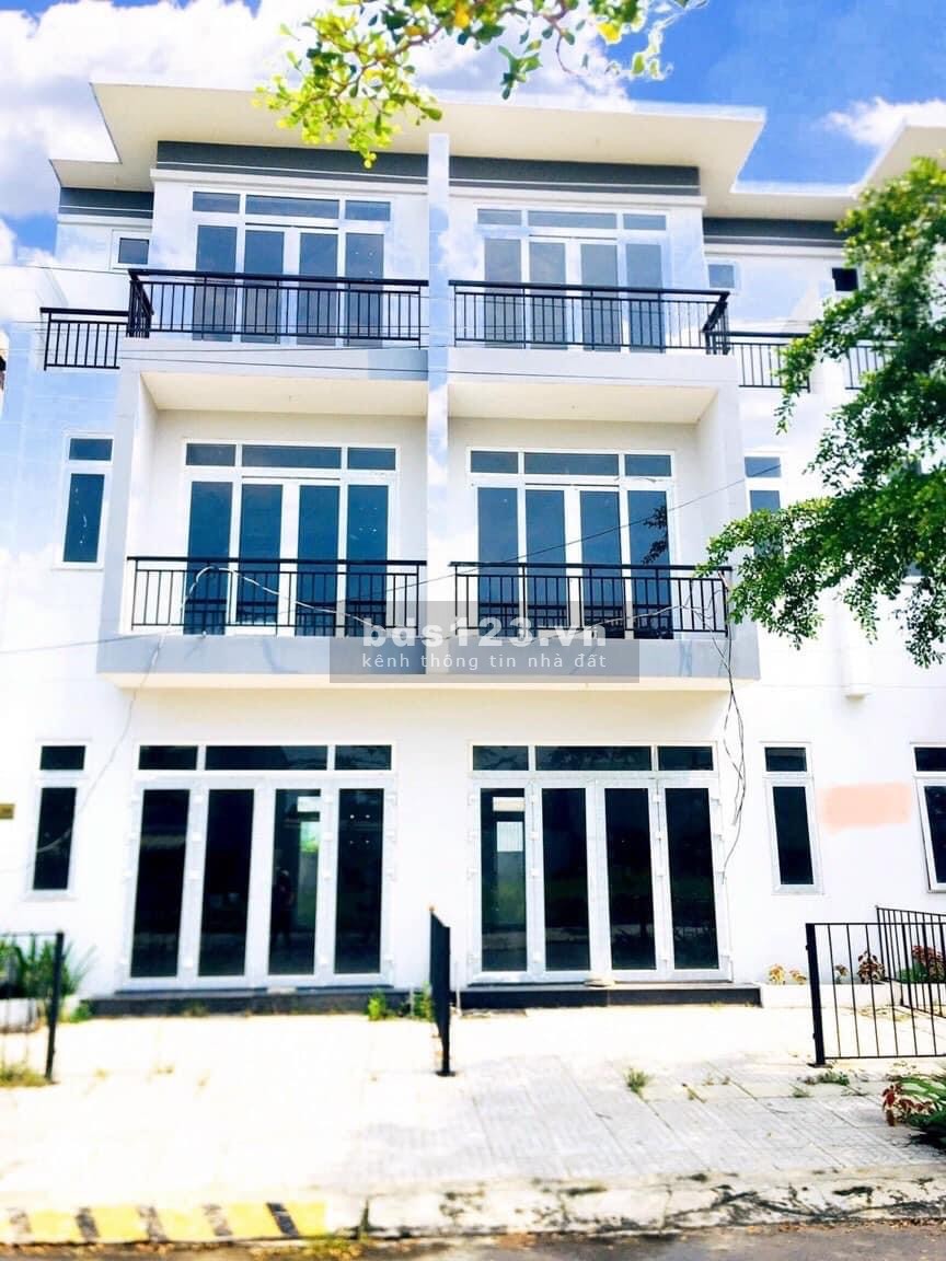Bán gấp căn nhà phố thổ khu đô thị Phúc An City, sổ riêng, lh 0707885757