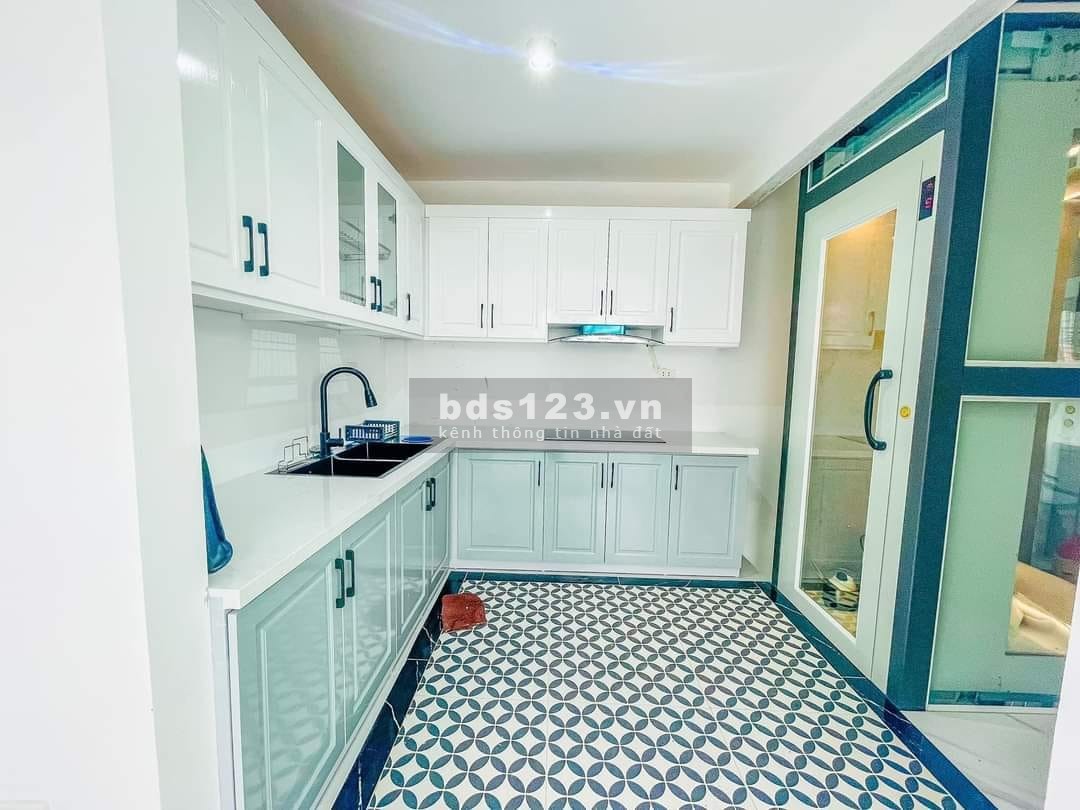 Bán nhà Pháo Đài Láng diện tích 37m2, 5 tầng hàng hiếm, giá bán chỉ 4.65 tỷ