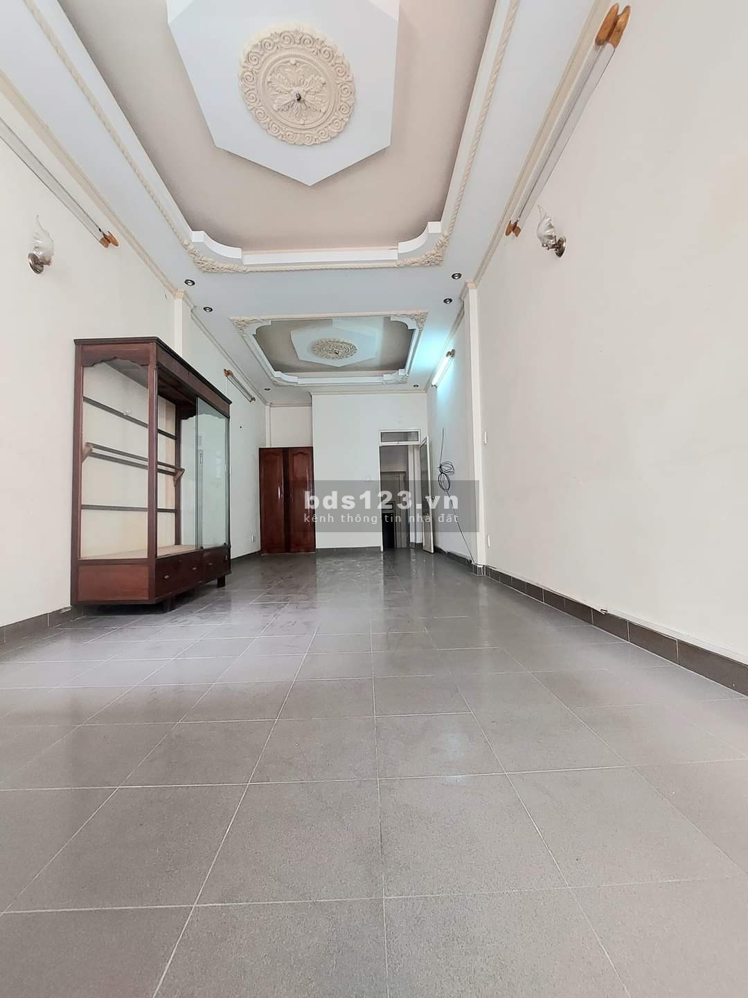 BÁN NHÀ KHU VIP PHẠM VĂN HAI, TÂN BÌNH, RA MẶT TIỀN HẺM XE TẢI 20M, 4 TẦNG BTCT, DÀI 15M, 9.5TỶ