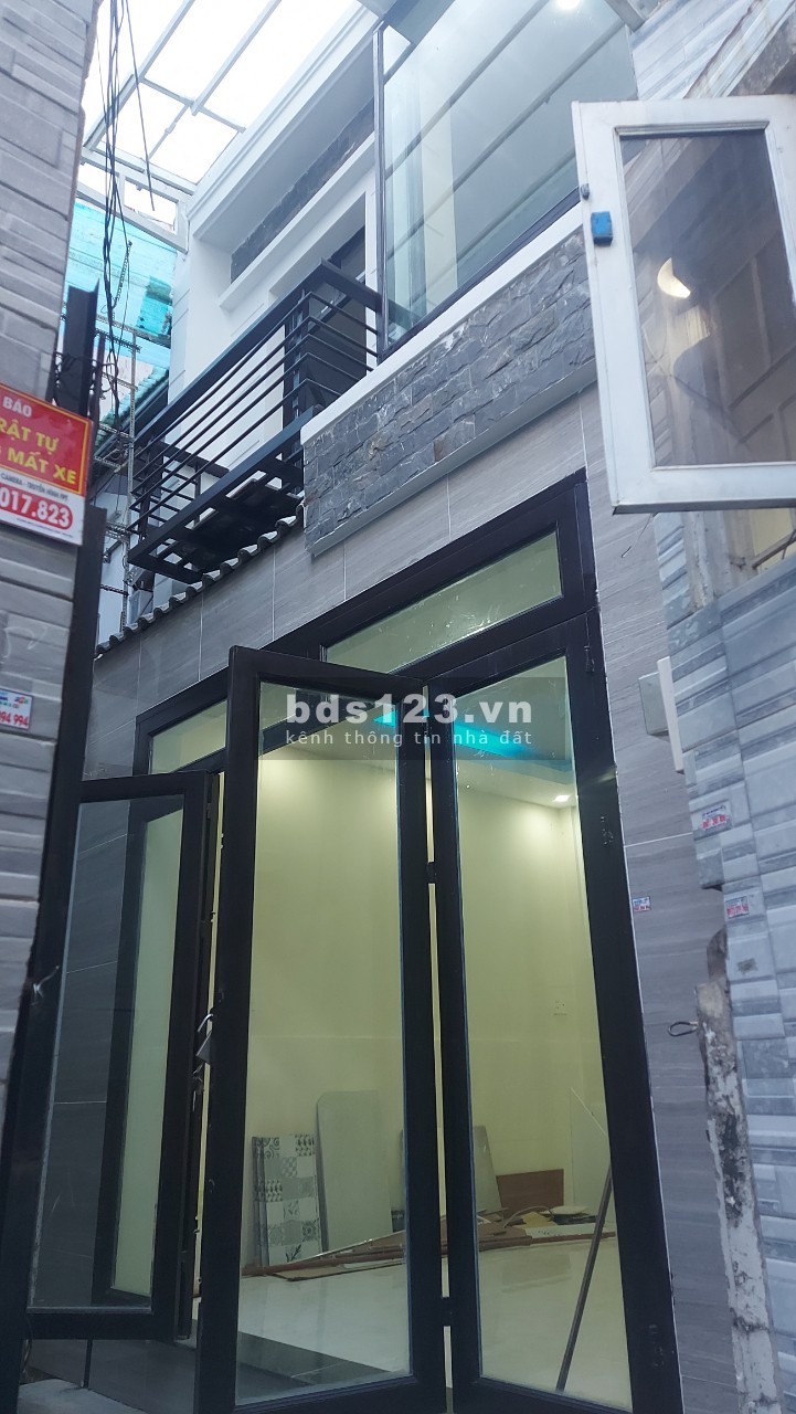 Bán nhà 1 trệt 1 lầu hẻm 785 Nguyễn Kiệm P3 Quận Gò Vấp sổ sẵn