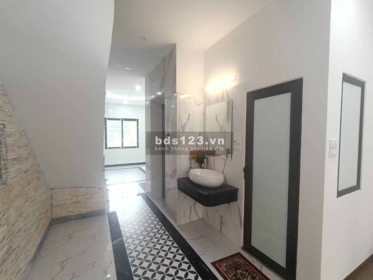 Bán nhà phố Trương Định, Hai Bà Trưng, ngõ ô tô 51m2 x 5 tầng, MT3,9m, chỉ 7,8 tỷ