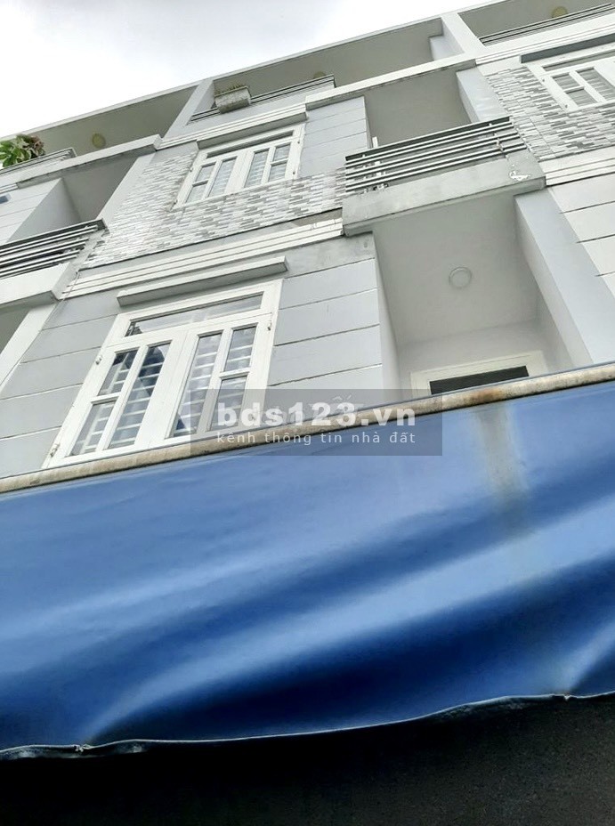 Chính chủ bán nhà 1 trệt 2 lầu tại hẻm 1003 Lò Gốm phường 8 Quận 6