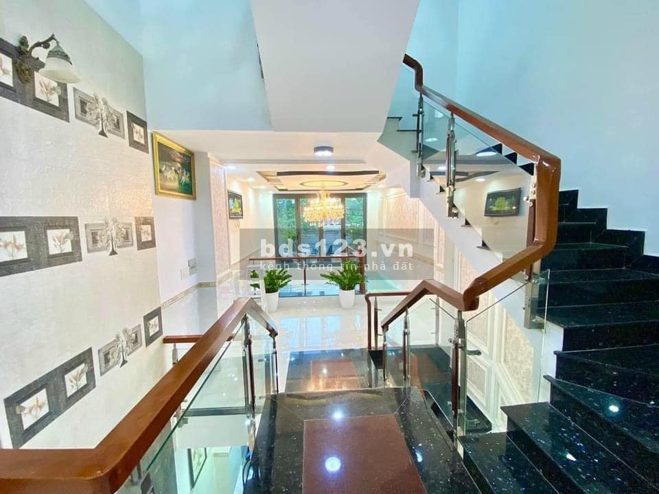 Bán nhà 6 tầng diện tích 72m2 mặt tiền Huỳnh Thị Đồng giá bán 11.1 tỷ