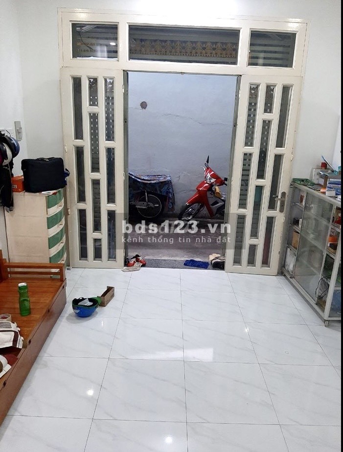 Chính chủ bán nhà 1 trệt 2 lầu tại hẻm 1003 Lò Gốm phường 8 Quận 6