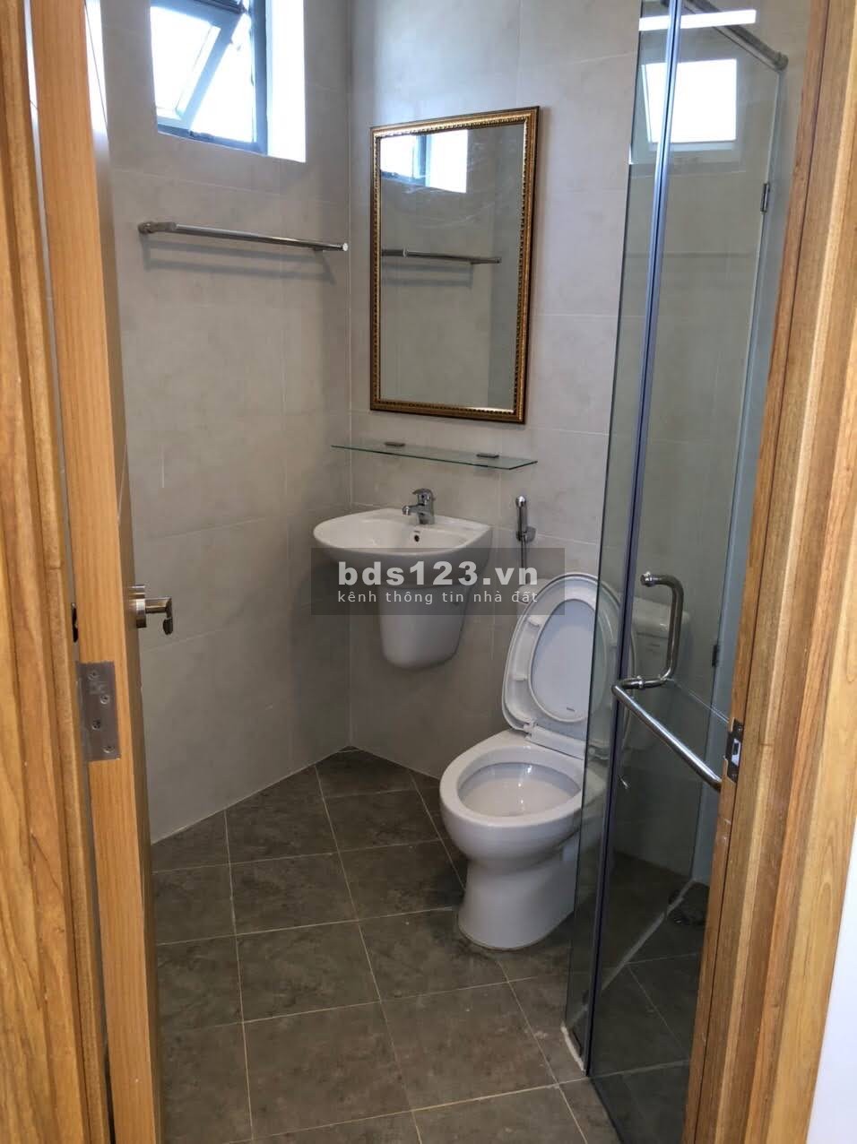 Cần bán Chung cư chính chủ. Khu chung cư Sài Gòn Home diện tích 73m2 giá bán 2.2 tỷ