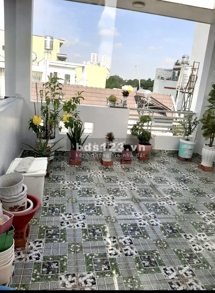 Chính chủ bán nhà 1 trệt 2 lầu tại hẻm 1003 Lò Gốm phường 8 Quận 6