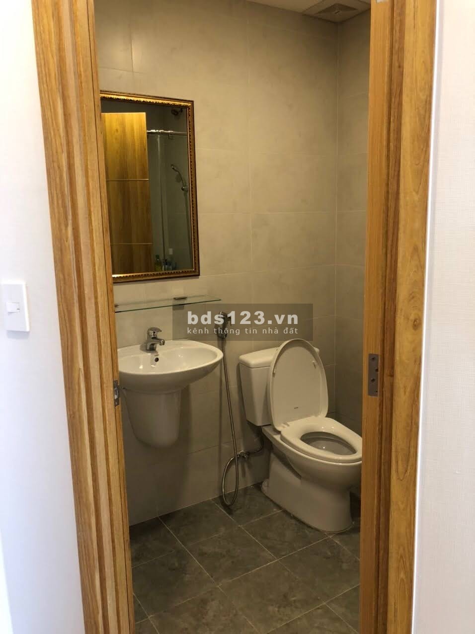 Cần bán Chung cư chính chủ. Khu chung cư Sài Gòn Home diện tích 73m2 giá bán 2.2 tỷ