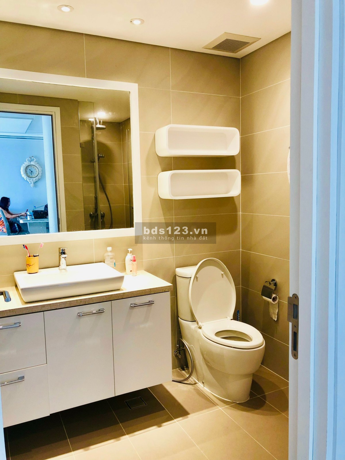 Cho thuê căn hộ 2 PN thuộc Đảo Kim Cương giá tốt LH 0909550614