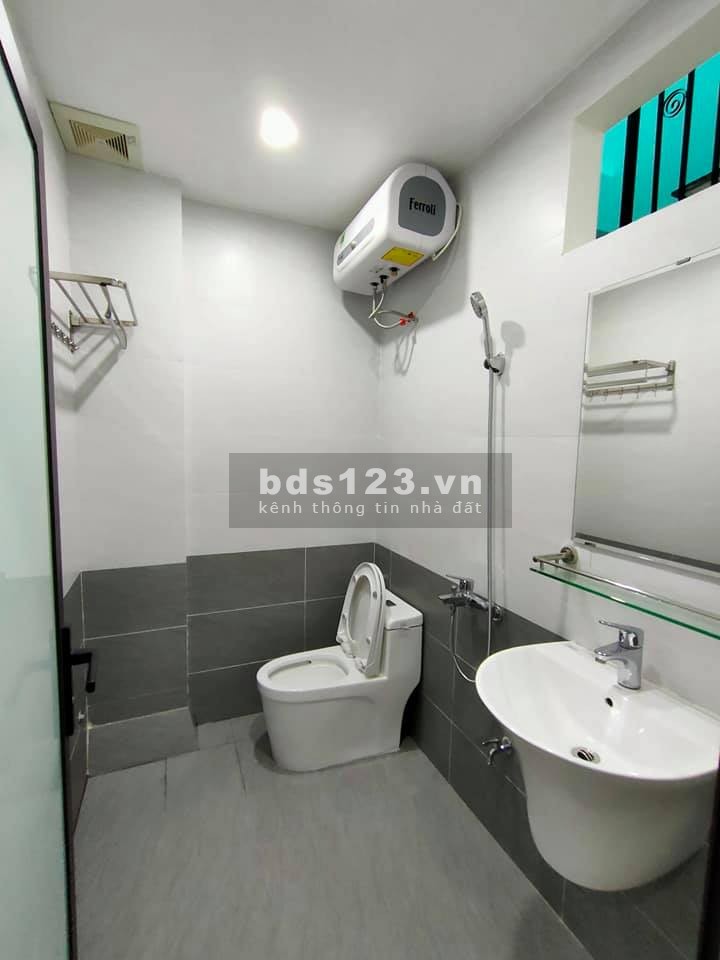 Hiếm! Bán gấp nhà Nguyễn Sơn 40m - 5 tầng giá bán 3 tỷ 4 liên hệ 0916513232.