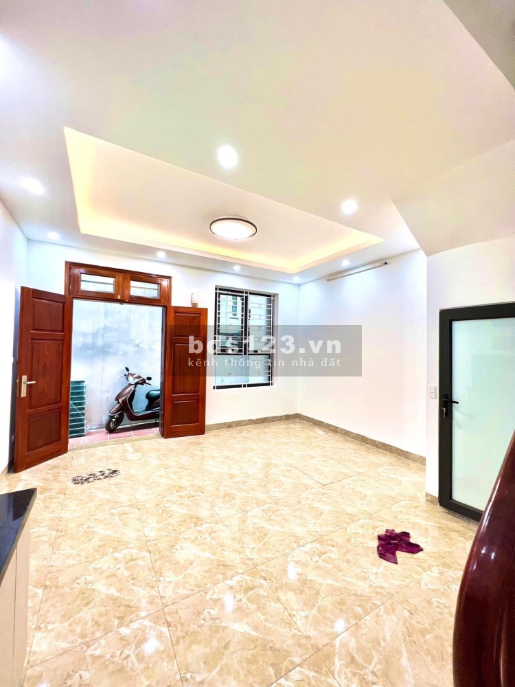 Nhà mới trung tâm Đống Đa Tôn Thất Tùng gần Vincom Phạm Ngọc Thạch ô tô đỗ vài mét