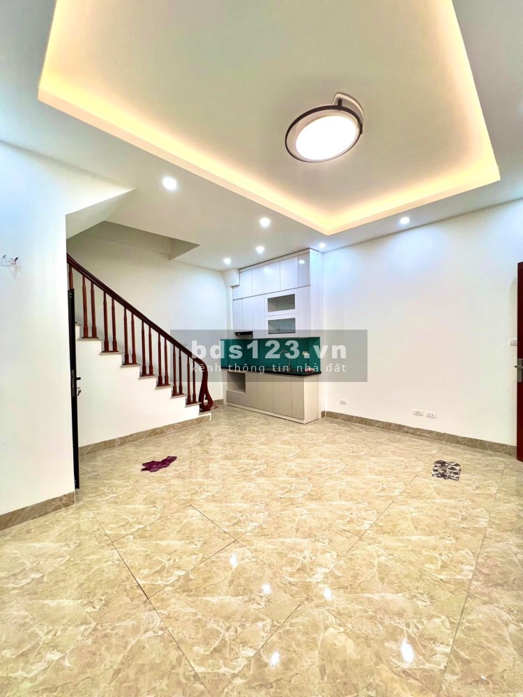 Nhà mới trung tâm Đống Đa Tôn Thất Tùng gần Vincom Phạm Ngọc Thạch ô tô đỗ vài mét