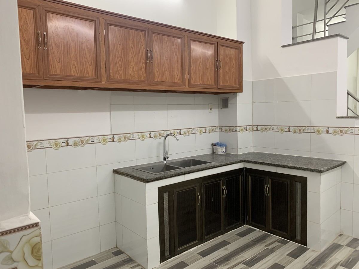 Nhà mới ở liền 3 tầng, 4 phòng, P15, Quận 8, giá 3.45 tỷ liên hệ 0962931613