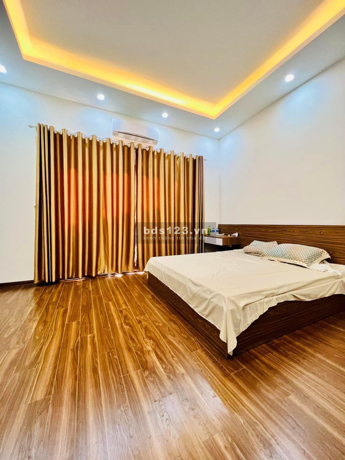 Bán nhà đẹp phân lô, ô tô đỗ cửa phố Nguyễn Trãi giá 3.8 tỷ lh 0925116333