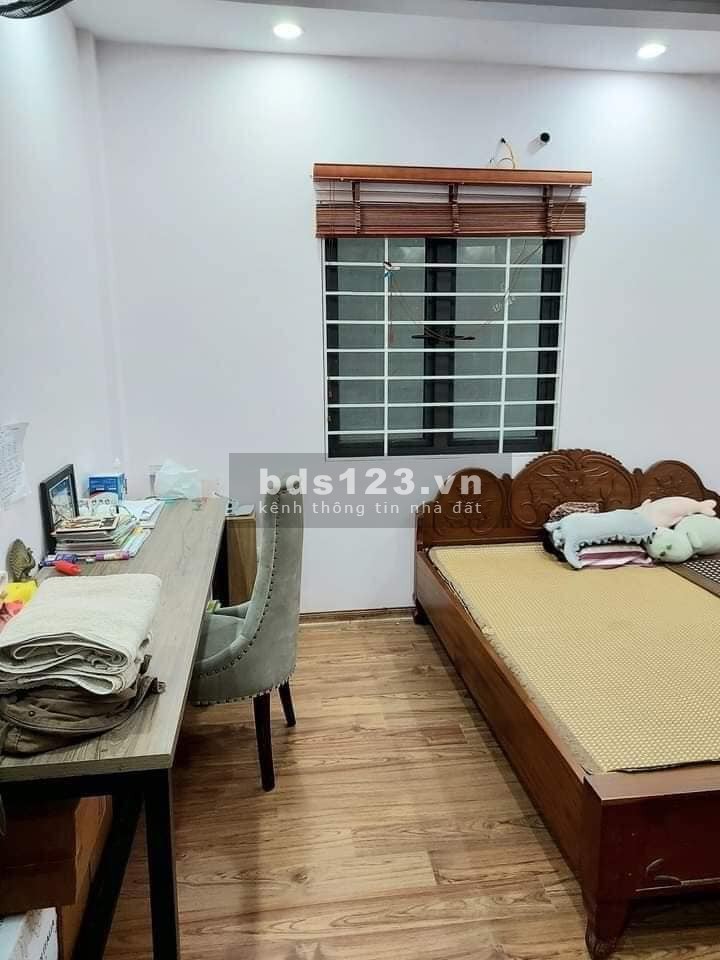 Bán nhà Bằng Liệt, Hoàng Mai 56m2 x 5 tầng, MT 4m, chỉ 4.35 tỷ. Hot line 0975258510