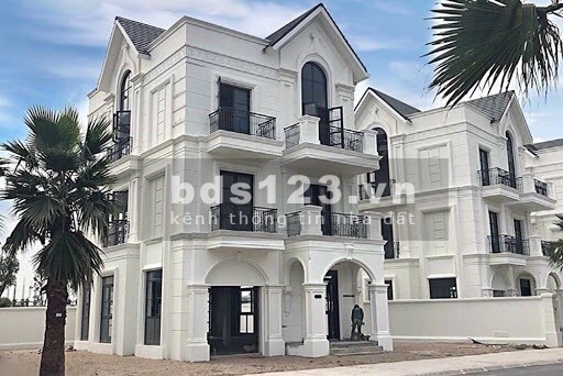 Bán liền kề biệt thự Vinhomes Ocean Park lô xẻ khe 91m2 giá 11.9 tỷ, đối diện TTMDV, kinh doanh tốt