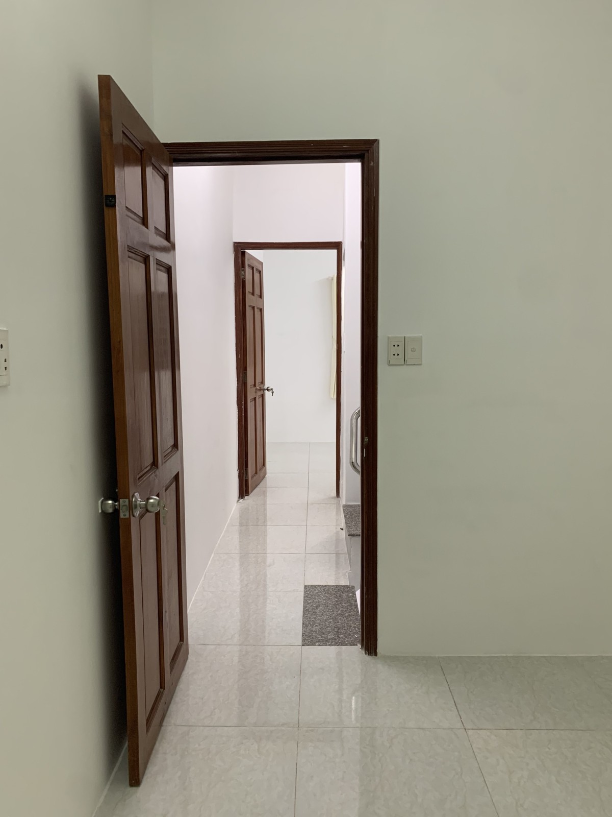 Nhà mới ở liền 3 tầng, 4 phòng, P15, Quận 8, giá 3.45 tỷ liên hệ 0962931613