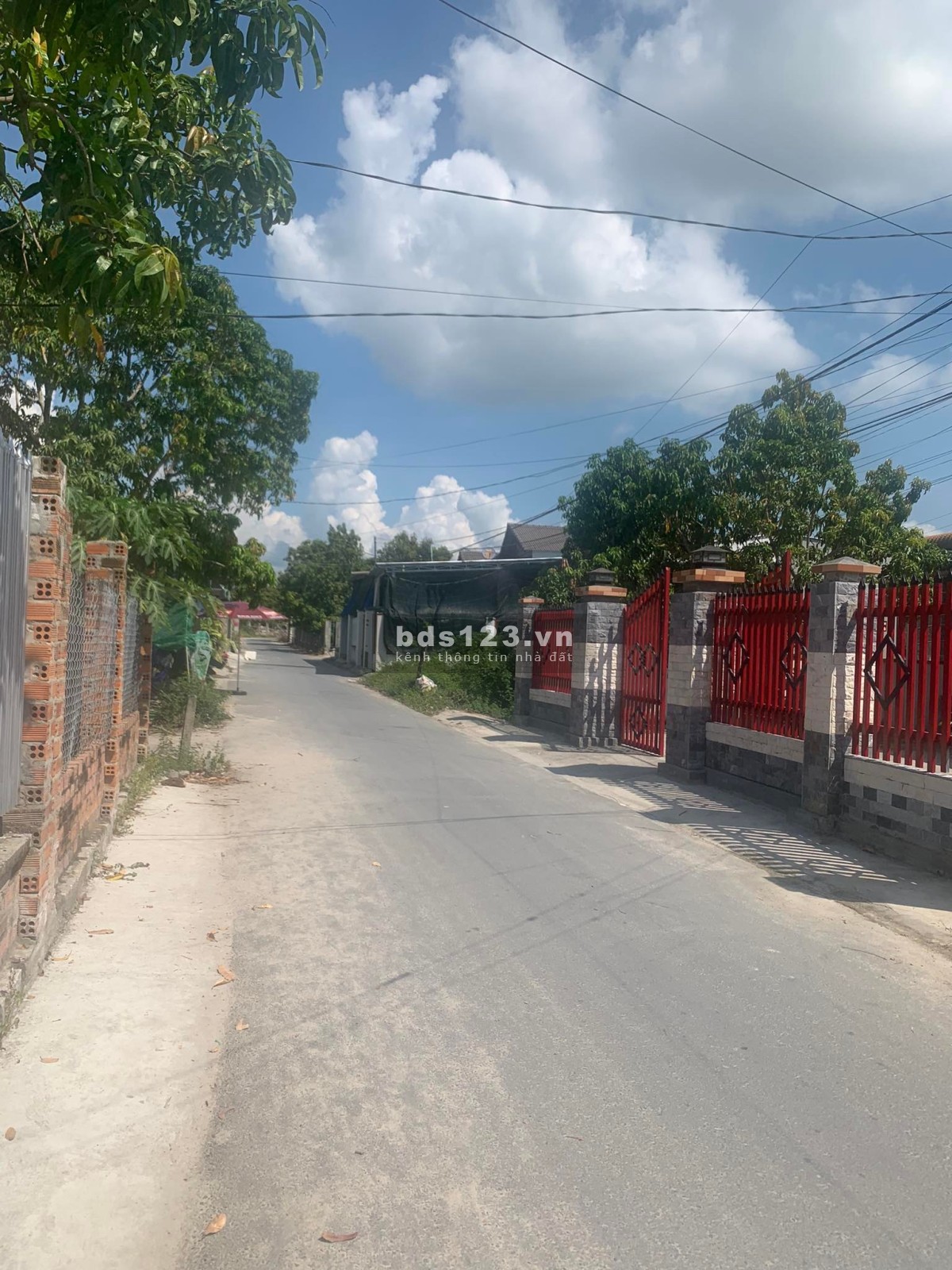 Bán đất trung tâm Cam Lâm giá rẻ nhất khu vực chỉ 10tr/m2 ,Gần Ql1A ,Giáp đường Lê Lợi 40m,