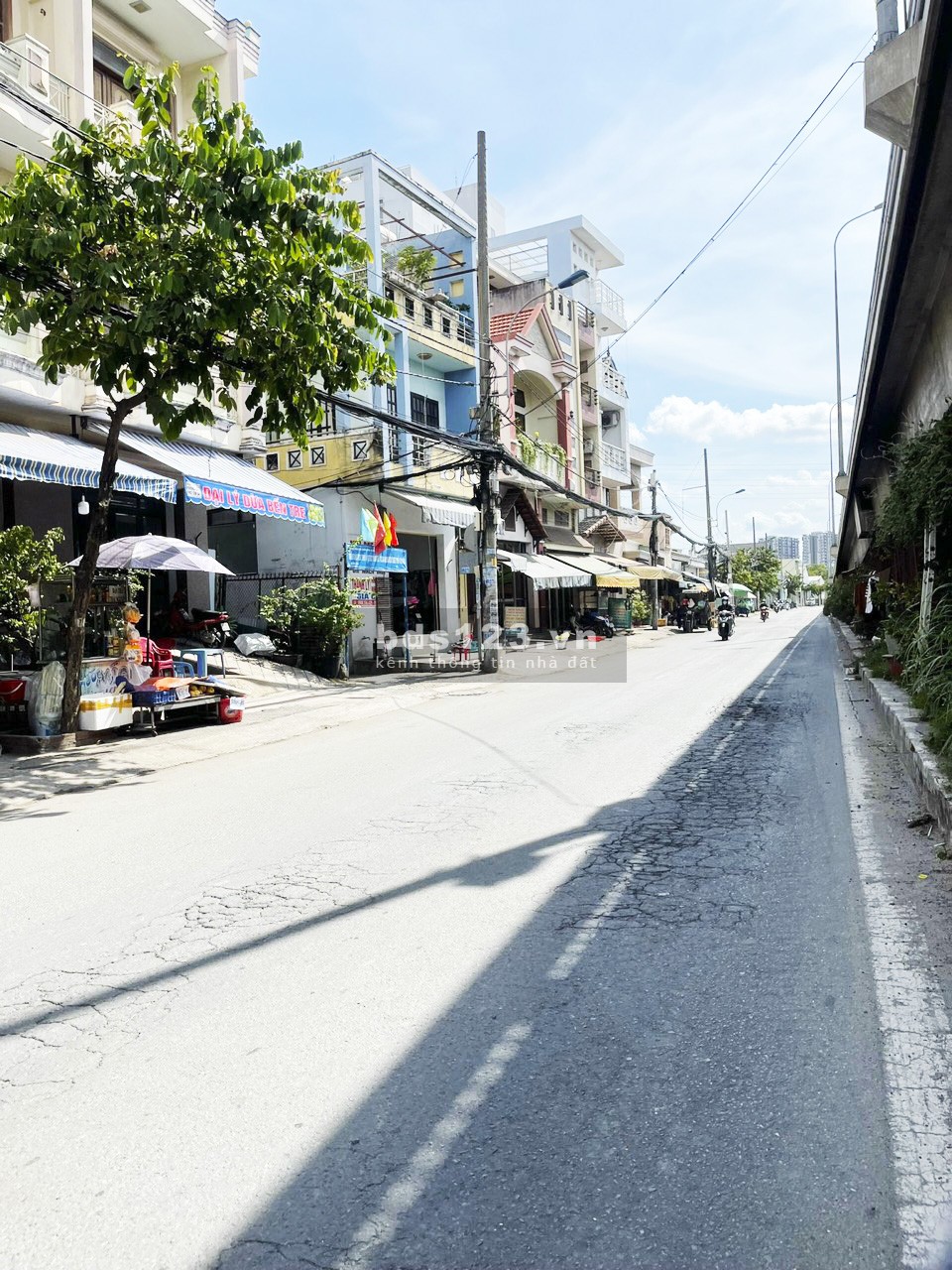 Bán gấp nhà mặt tiền kinh doanh mua bán đường Nguyễn Văn Quỳ, phường Phú Thuận, Quận 7.