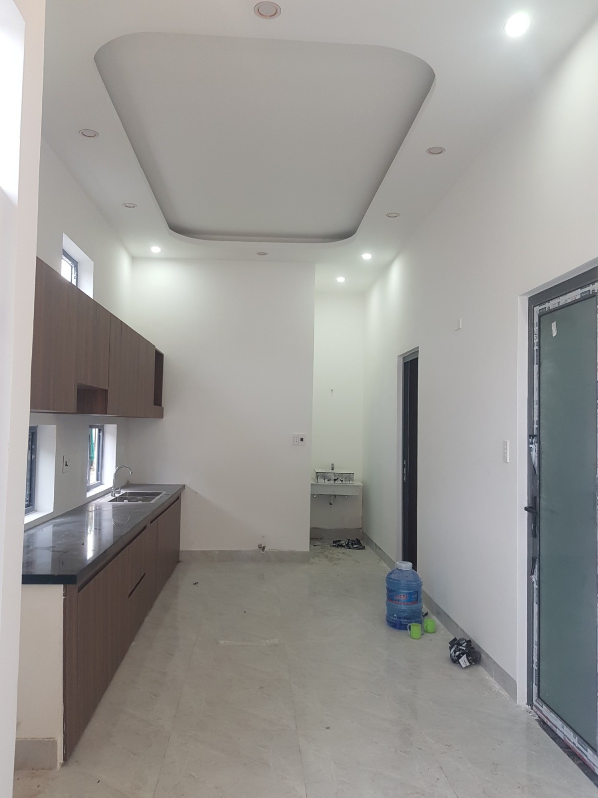 Bán gấp nhà Hoàng Văn Thái, ô tô ,ở ngay, diên tích 92m2, giá chỉ 2.55 tỷ