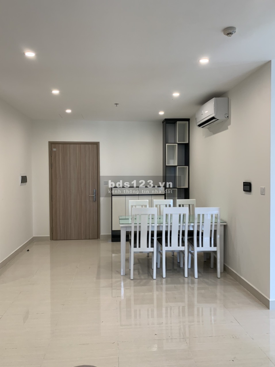 Bán cắt lỗ 200tr căn góc 2PN, 2WC tại Vinhomes Smart City, giá chỉ 2.4 tỷ