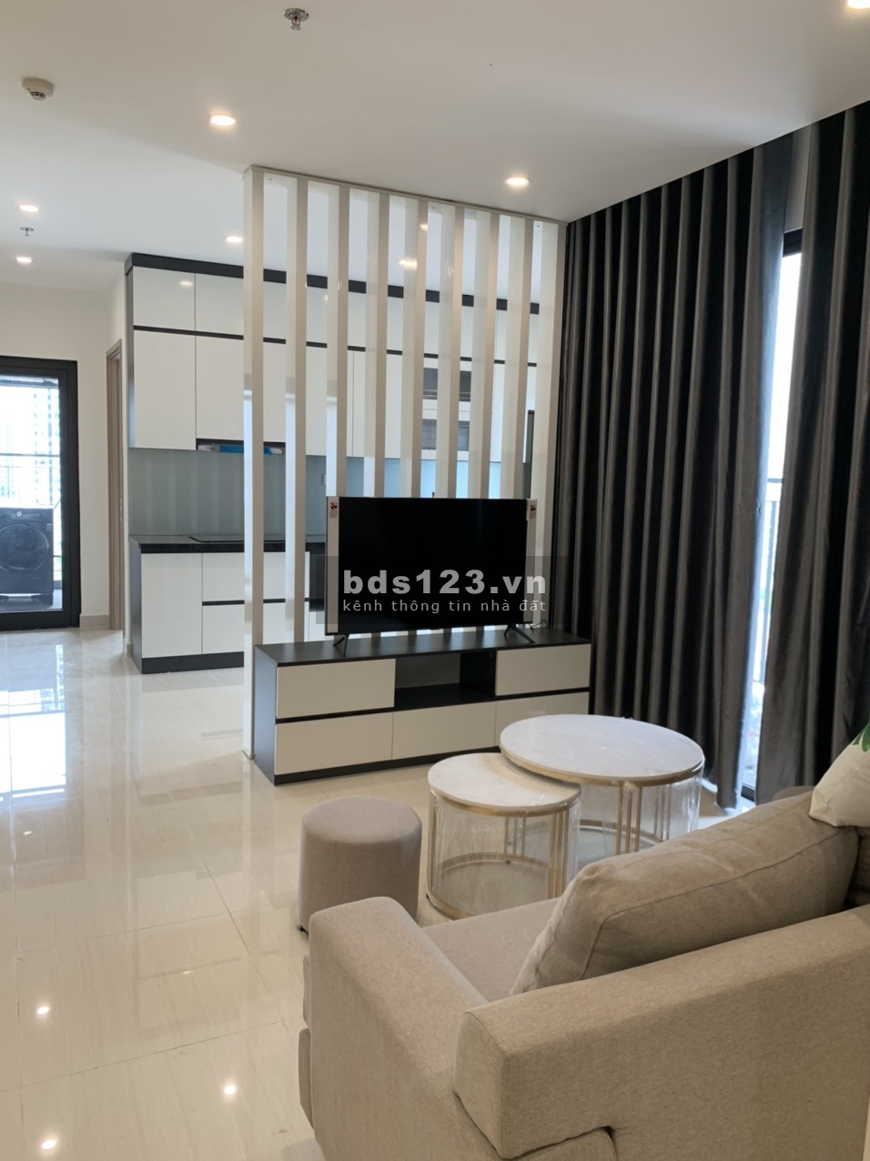 Bán cắt lỗ 200tr căn góc 2PN, 2WC tại Vinhomes Smart City, giá chỉ 2.4 tỷ
