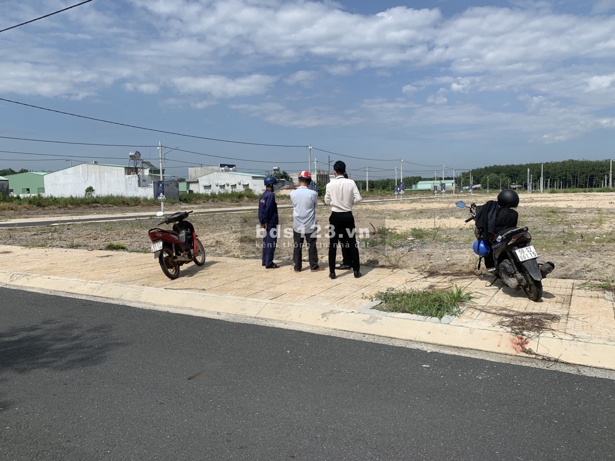 Bán gấp đất nền Chơn Thành, Bình Phước sổ riêng 100m2 mặt tiền đường đại lộ Mình hưng