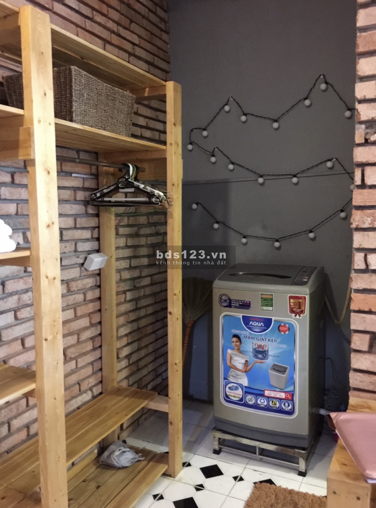 Cho thuê căn hộ phòng 301 ngay trung tâm Quận 1, có nội thất đầy đủ